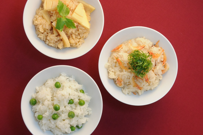 炊き込みごはんと醤油