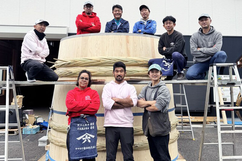 最後のピース、50石の木桶が立ち上がる（弓削多醤油で木桶づくり）