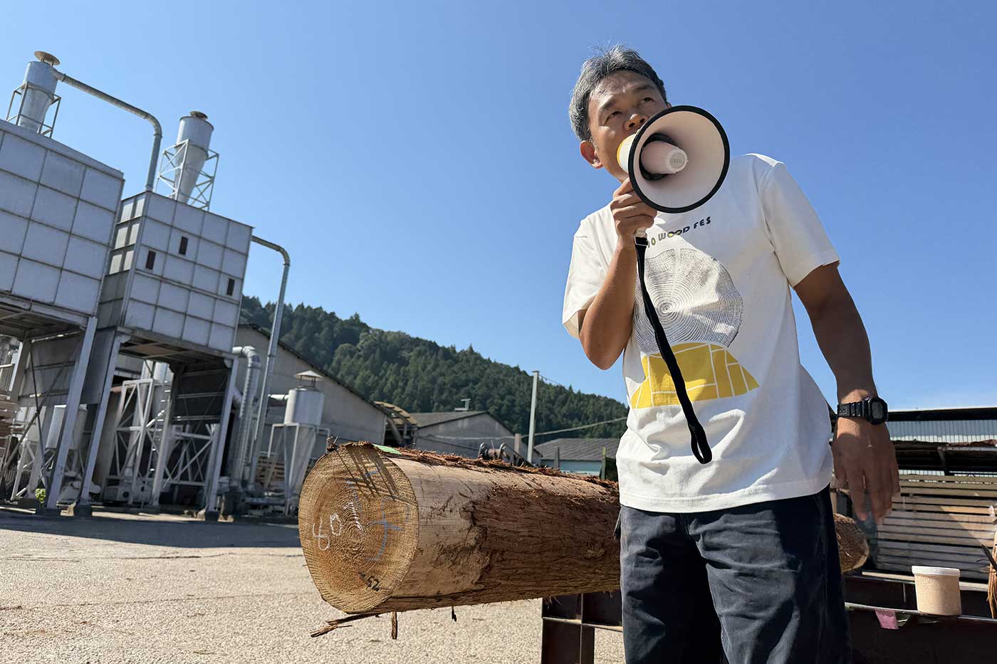 吉野杉に30年向き合った職人には節が見える